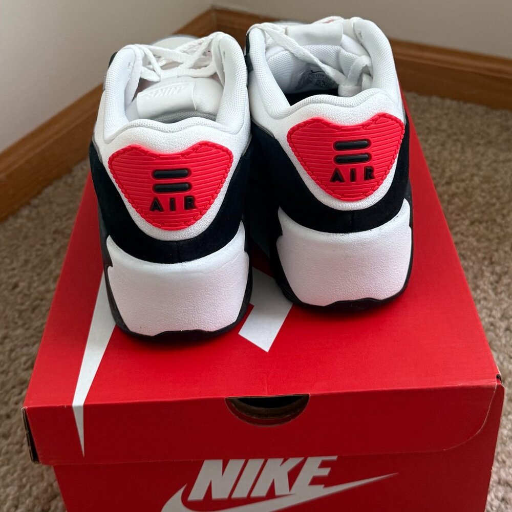 NIKE AIR MAX 90 LV8 - Picture 2 of 3